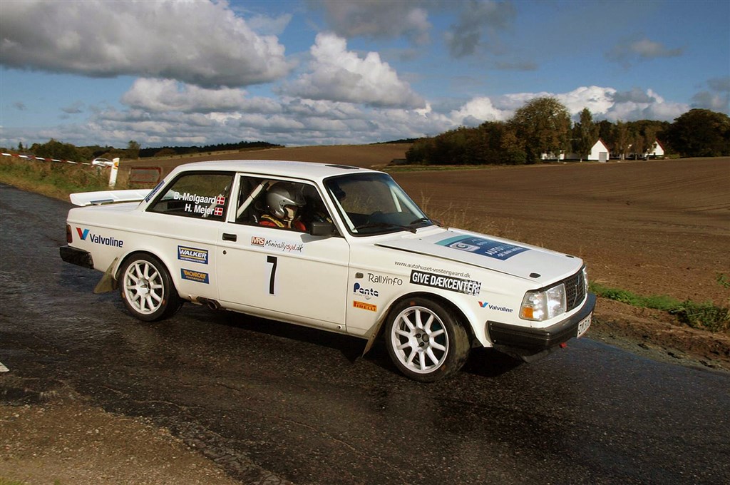 Heino Mejer og Bo Mølgård inden asfalten slap op på ss2 i Sydjysk Rally
(Foto: Allan Post)